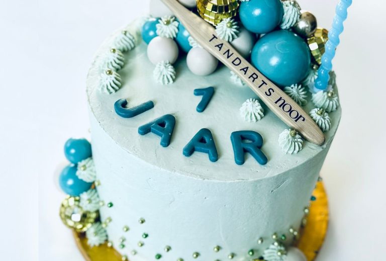 Tandarts Noor viert 1-jarig jubileum van de praktijk in Voorhout